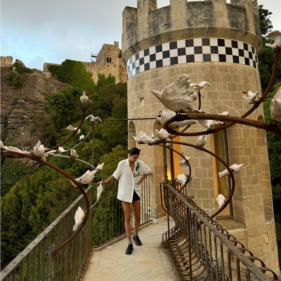 Meet your Posher, Jessica - Picture 1 of 1